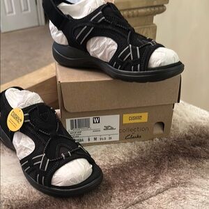 Clarks Women's Black Sandals size US 8 NEW